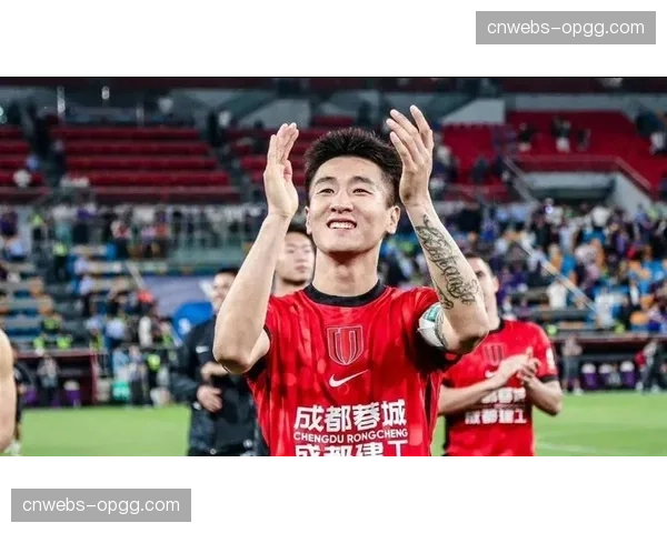 核心罗慕洛伤退加韦世豪停赛，成都蓉城中场控制力显著下降。